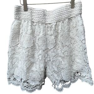 MISSY DK Lace Shorts Cream